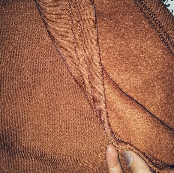 Crop Hoodie Sweater 🎃🍂 - Picture 2 of 2